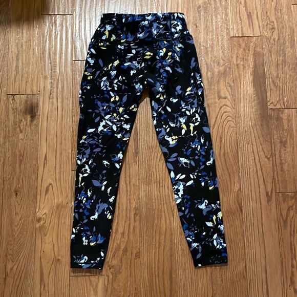 Sweaty Betty black floral power 7/8 length leggings size xs - Picture 8 of 9